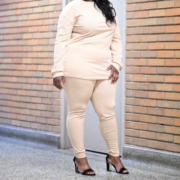 Brand new 2piece pant set - Picture 2 of 3